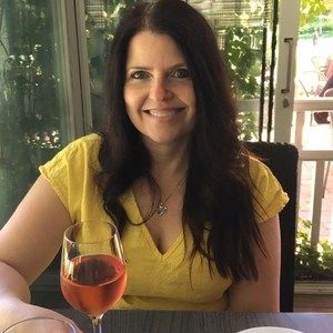 Meet your Posher, Suzanne